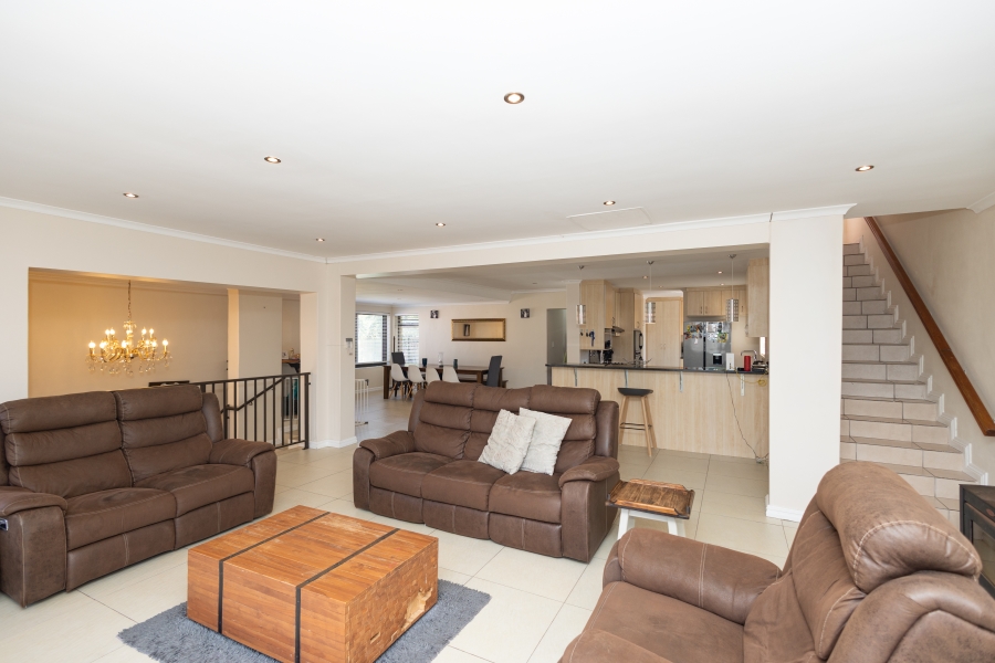 4 Bedroom Property for Sale in Flamingo Vlei Western Cape